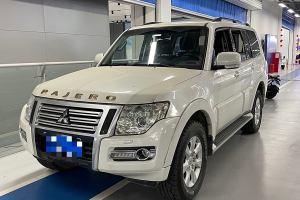 帕杰羅 三菱 3.0L 自動舒適版