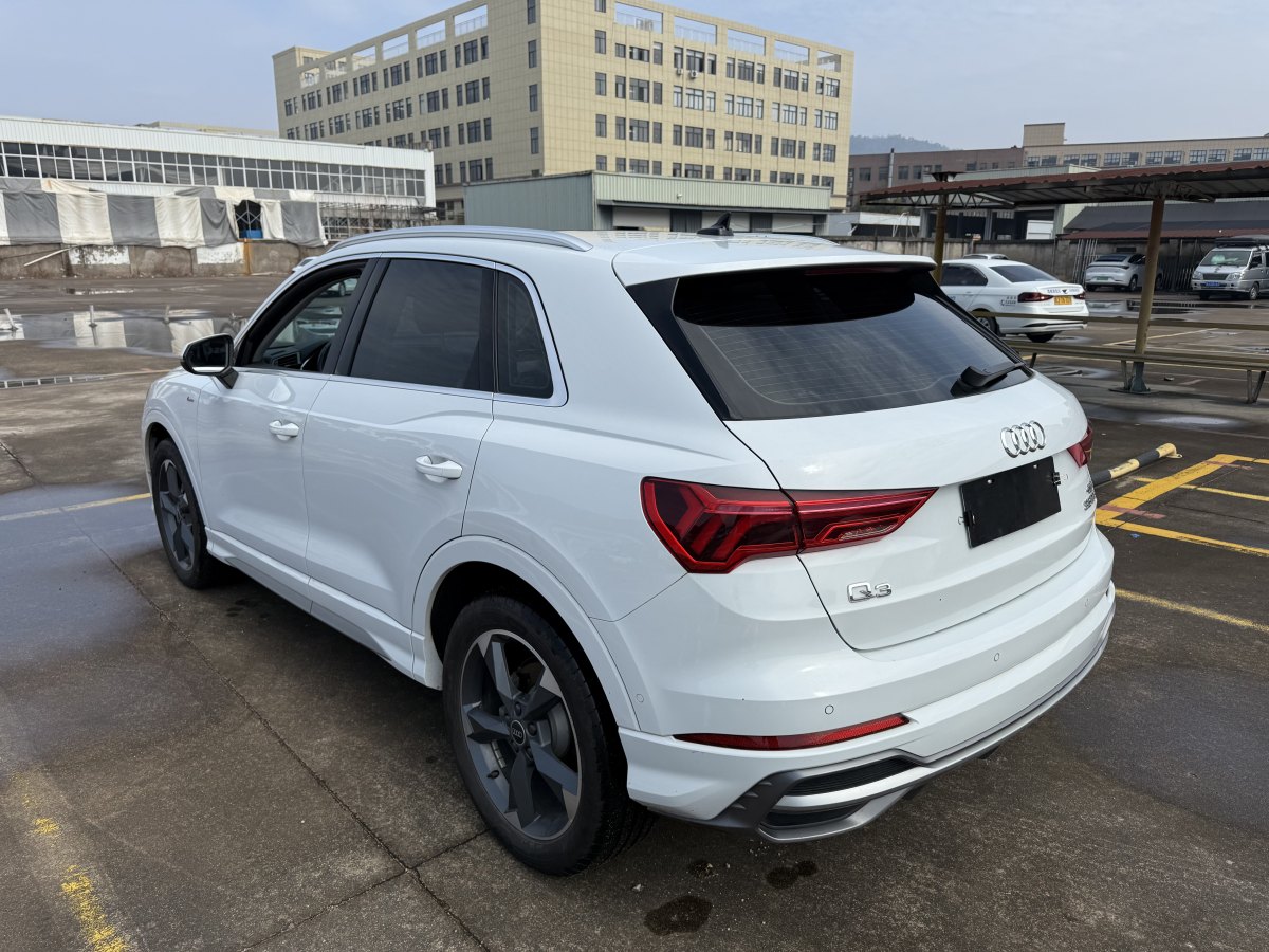 奧迪 奧迪Q3  2022款 35 TFSI 時(shí)尚動(dòng)感型圖片