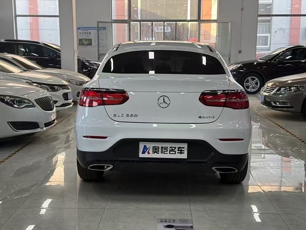 奔馳 奔馳GLC  2022款 改款 GLC 300 4MATIC 轎跑SUV圖片