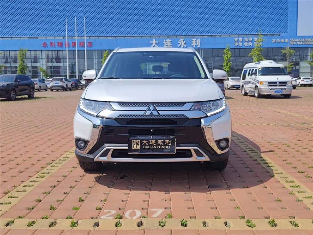三菱 歐藍(lán)德  2019款 2.0L 兩驅(qū)暢享版 5座 國VI圖片