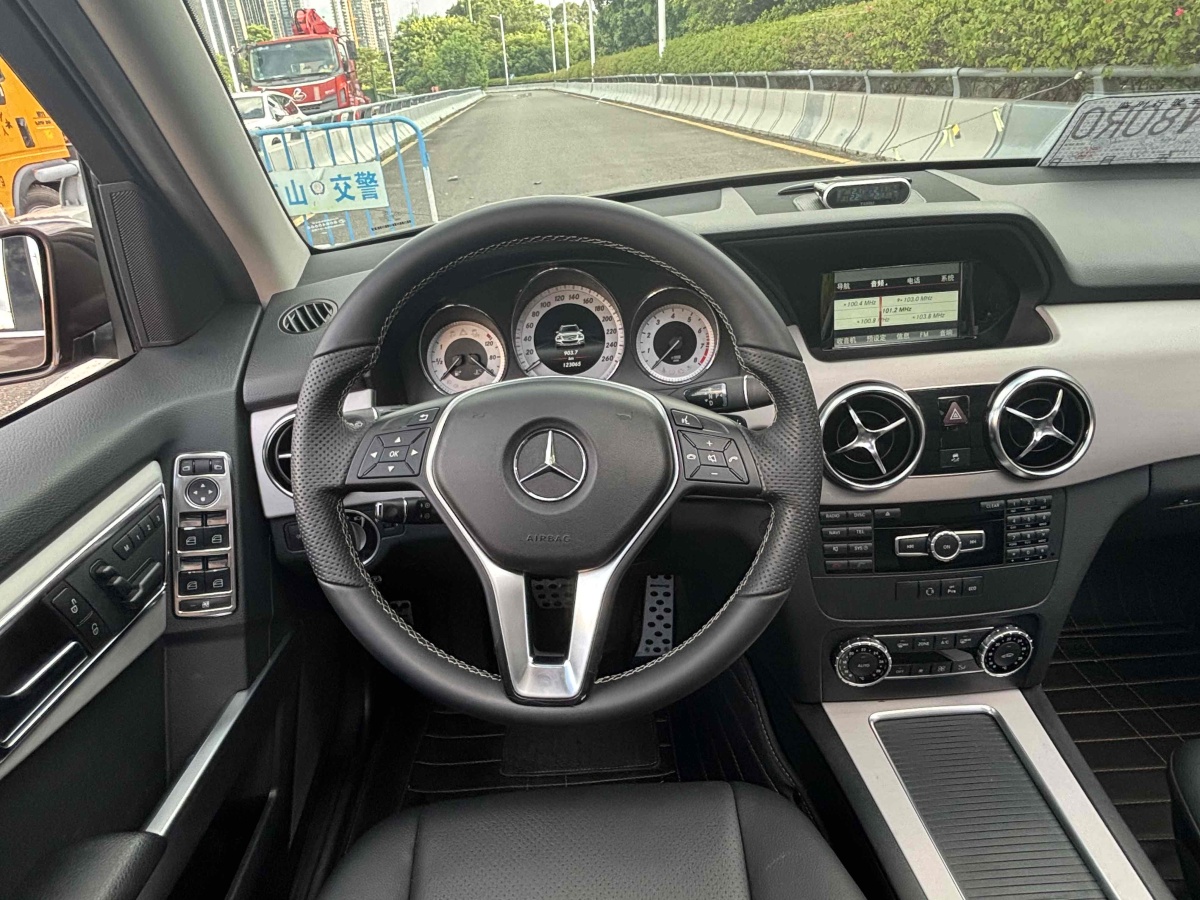 奔馳 奔馳GLK級  2015款 GLK 260 4MATIC 動感型 極致版圖片