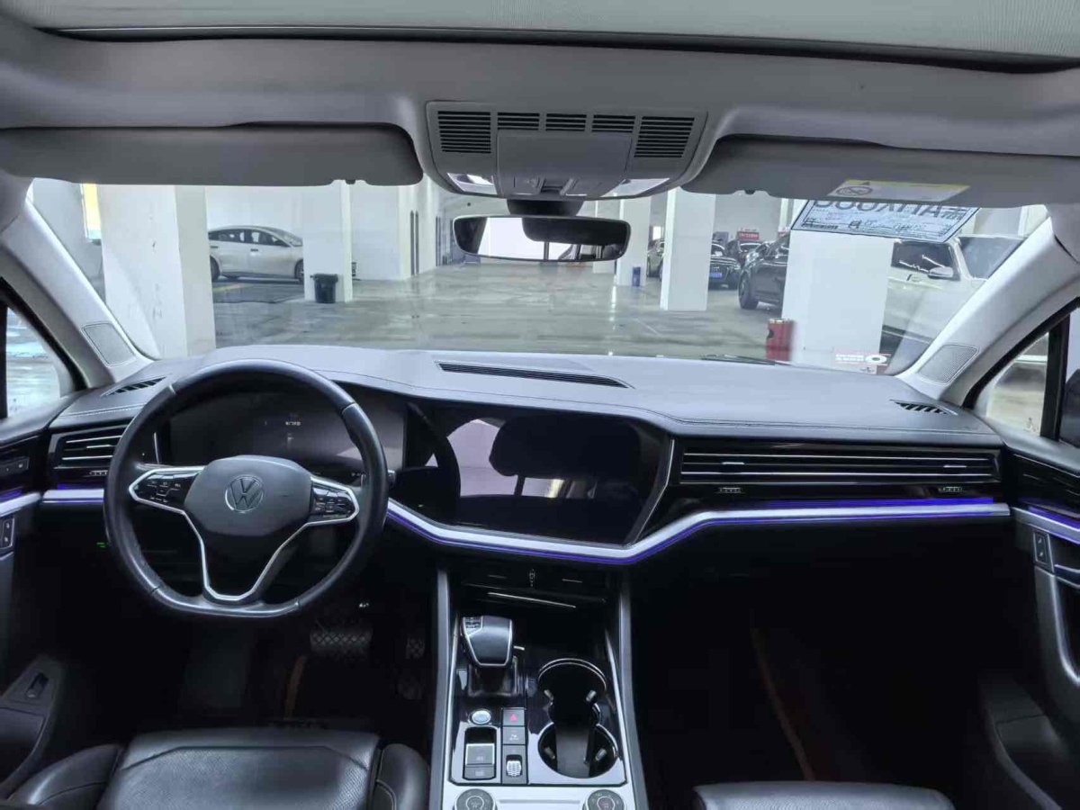 大眾 途銳  2023款 3.0TSI 銳享版 曜黑運(yùn)動(dòng)套裝圖片