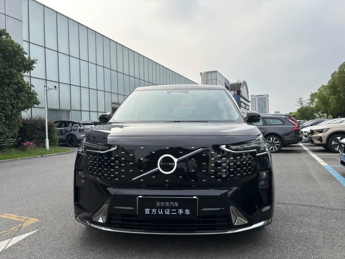 沃爾沃 沃爾沃EM90  2025款 Ultra 六座圖片