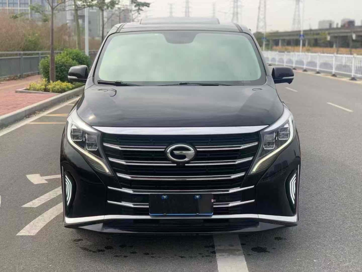 廣汽傳祺 M8  2021款 領(lǐng)秀系列 390T 至尊版圖片