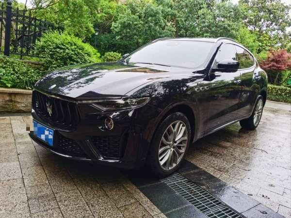 玛莎拉蒂 Levante  2022款 3.0T Modena