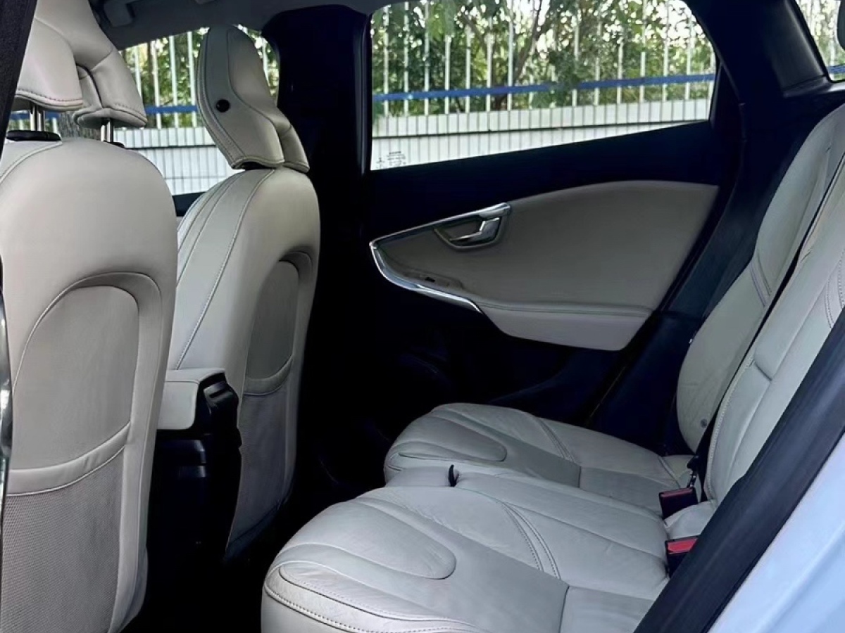 沃爾沃 V40  2014款 2.0T 智逸版圖片