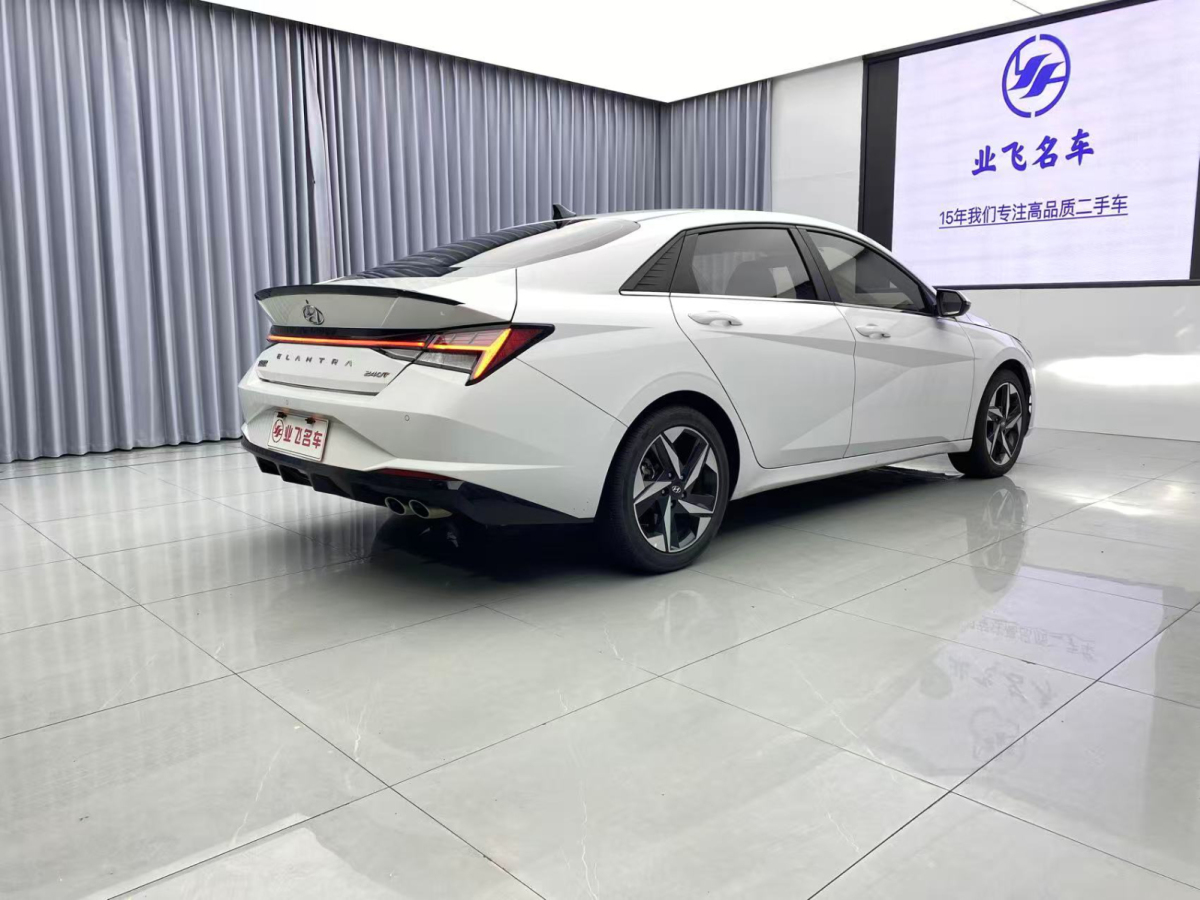現(xiàn)代 伊蘭特  2021款 240TGDi LUX尊貴版圖片