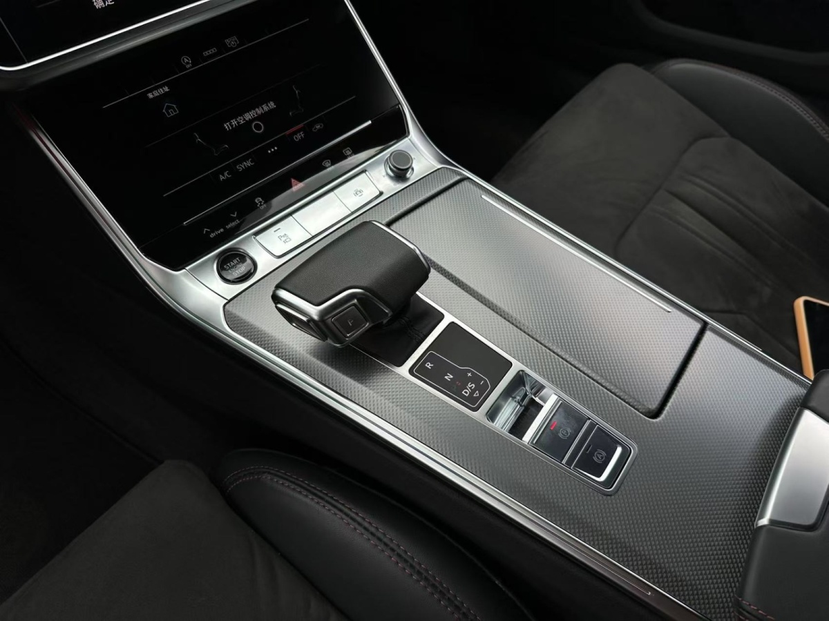 奧迪 奧迪A6L  2024款 45 TFSI 臻選動感型圖片