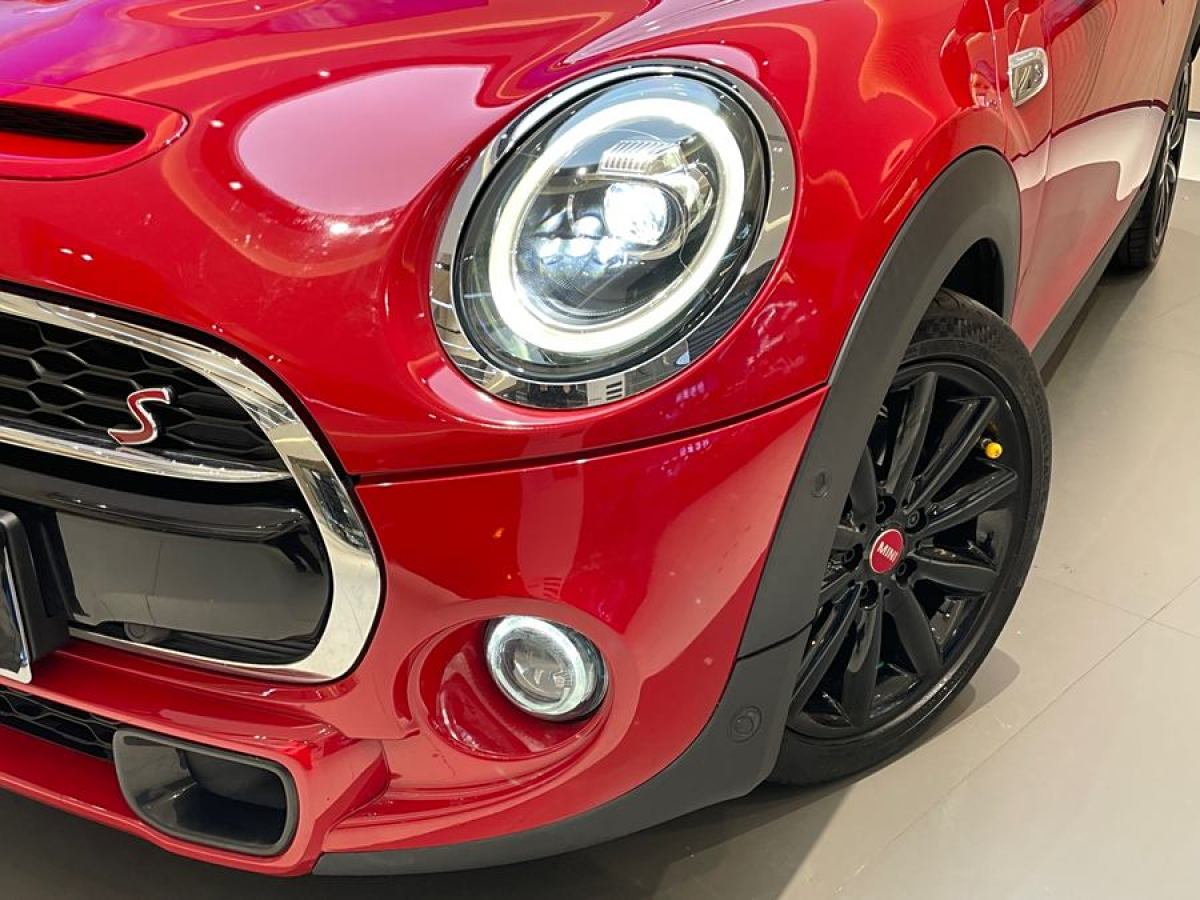 MINI MINI  2020款 2.0T COOPER S 經(jīng)典派圖片