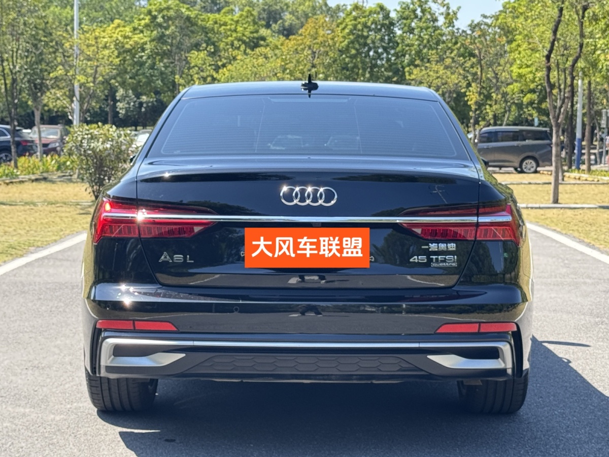 奧迪 奧迪A6L  2023款 改款 45 TFSI quattro 臻選動(dòng)感型圖片