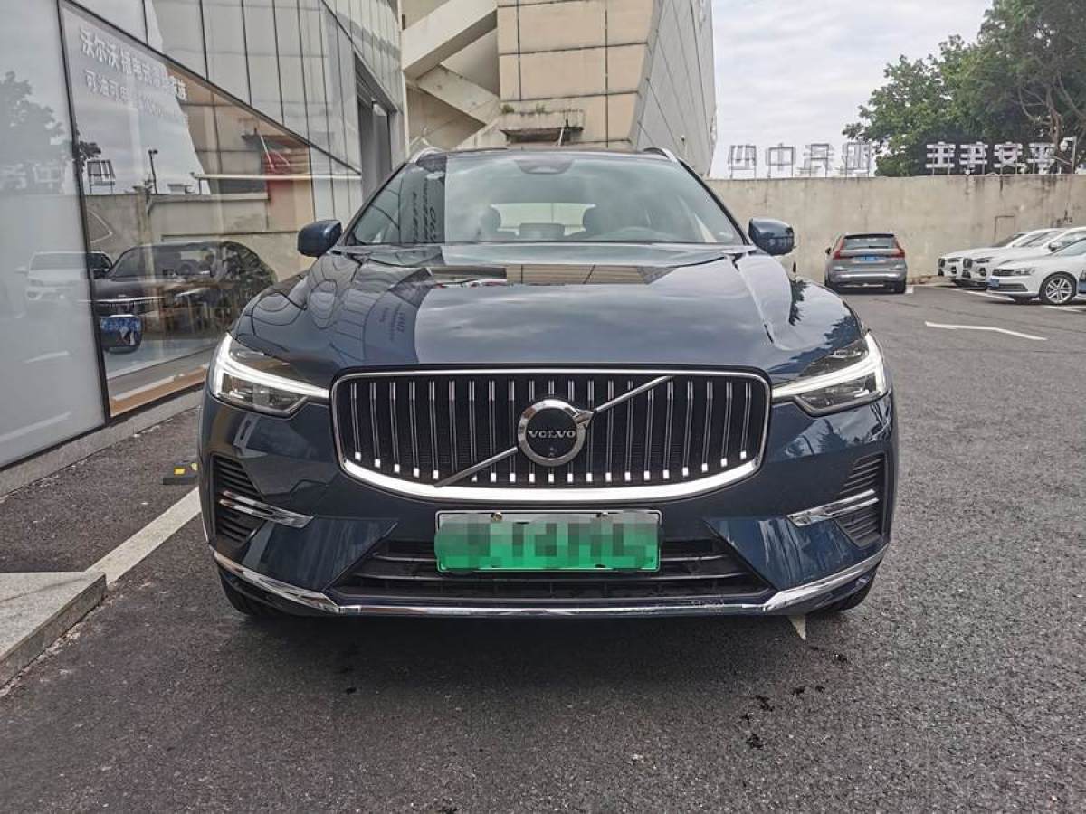 2023年7月沃爾沃 XC60新能源  2024款 T8 插電混動(dòng) 長續(xù)航四驅(qū)智雅豪華版