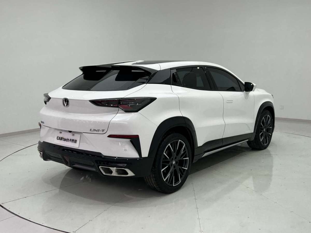 長(zhǎng)安 UNI-T  2023款 1.5T 尊貴型圖片