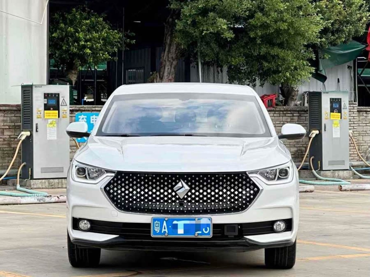 寶駿 RC-6  2019款 1.5T CVT 24小時(shí)在線豪華型圖片