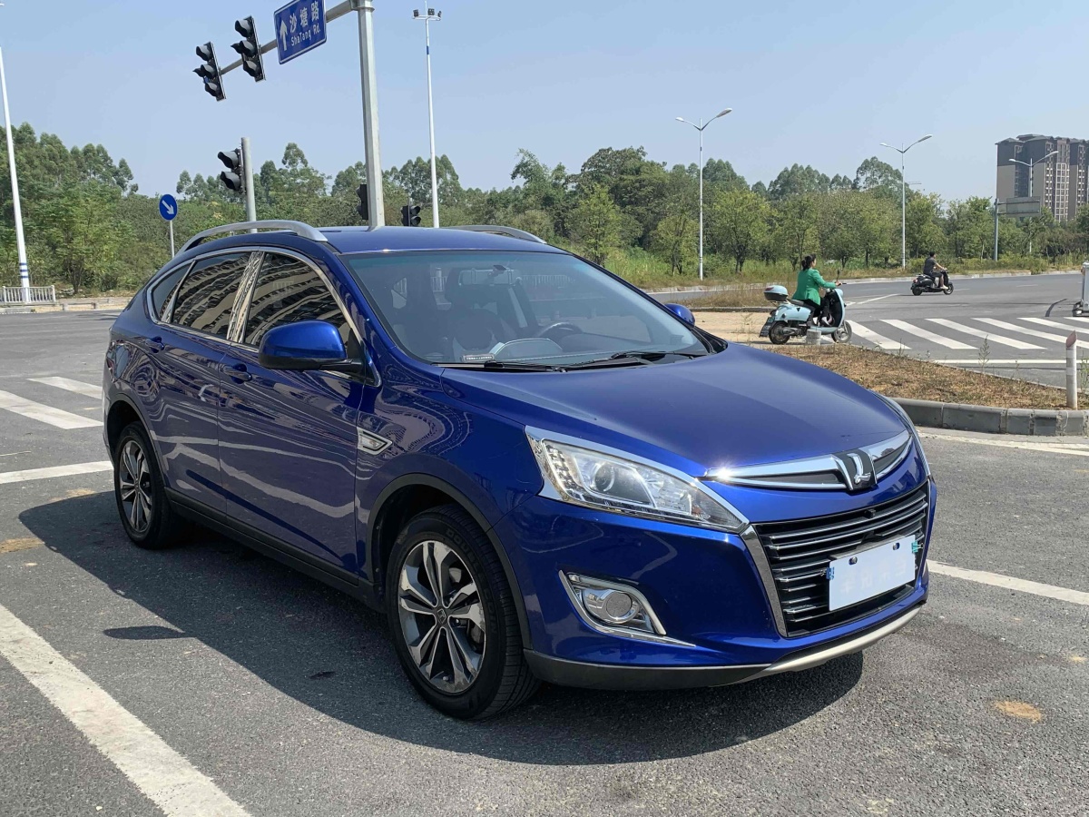 納智捷 優(yōu)6 SUV  2015款 1.8T 新創(chuàng)升級型圖片