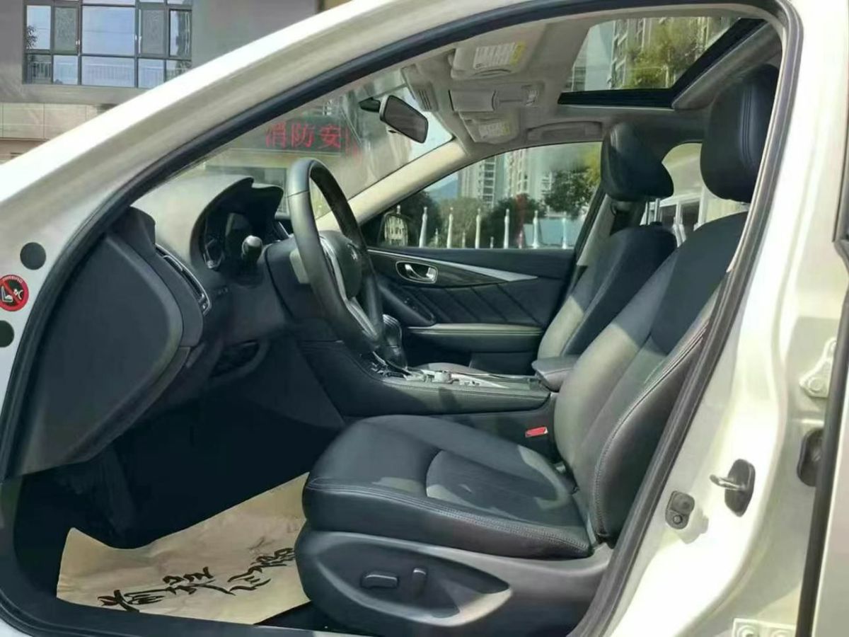 英菲尼迪 Q50L 圖片