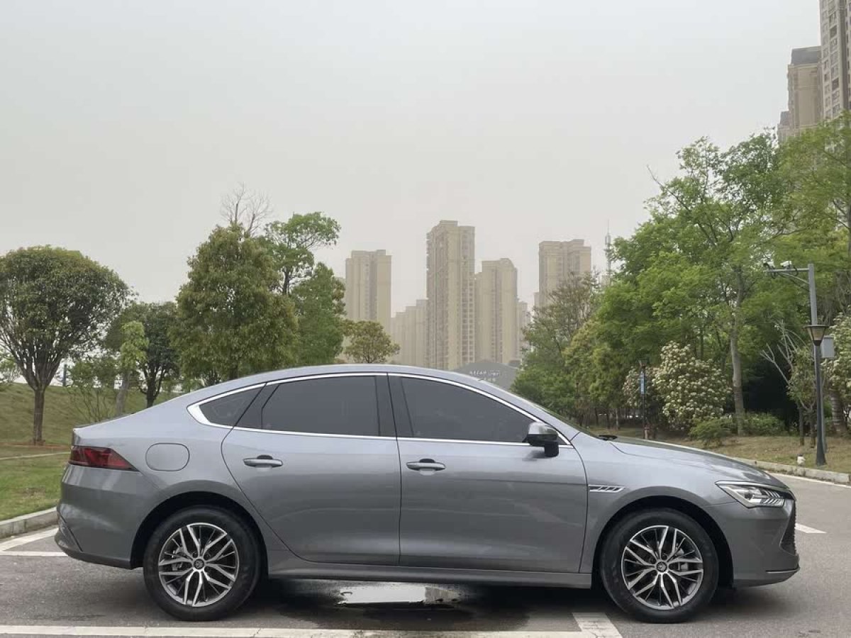 比亞迪 秦PLUS  2023款 冠軍版 DM-i 120KM超越型圖片