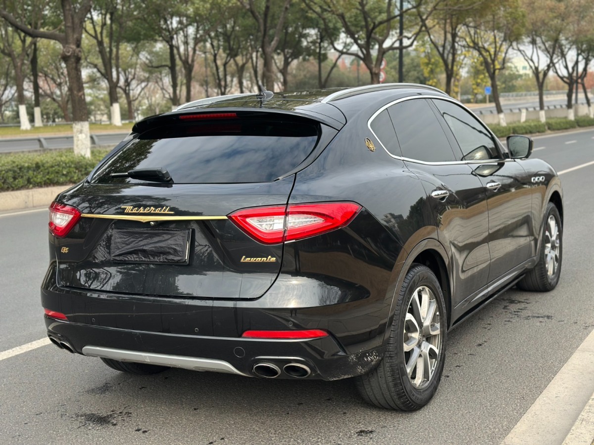 瑪莎拉蒂 Levante  2018款 3.0T 350Hp 標(biāo)準(zhǔn)版圖片