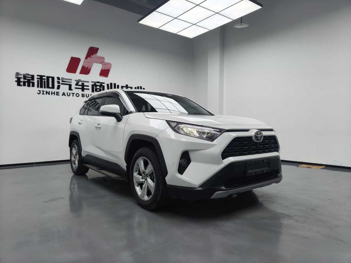 豐田 RAV4  2018款 榮放 2.0L CVT兩驅(qū)風(fēng)尚版圖片