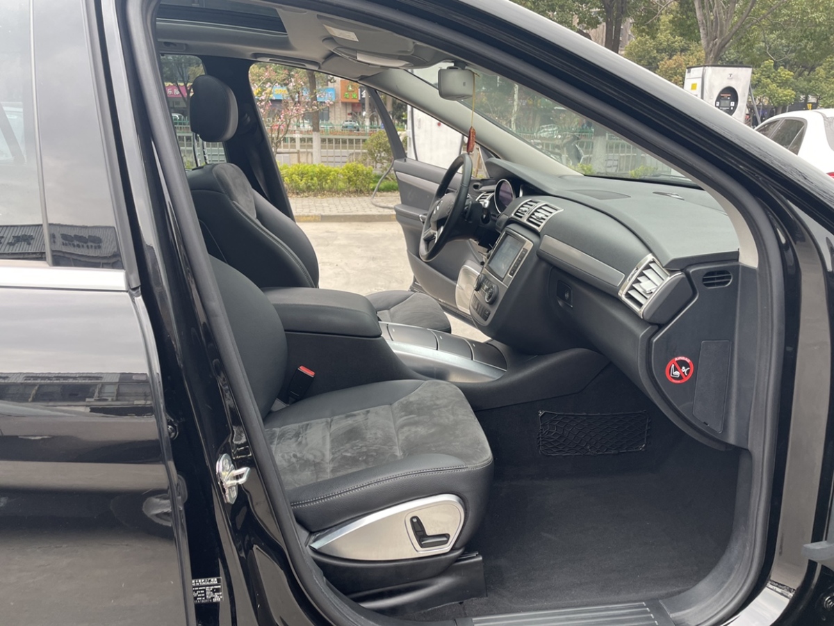 2014年10月奔驰 奔驰R级  2014款 R 320 4MATIC 商务型