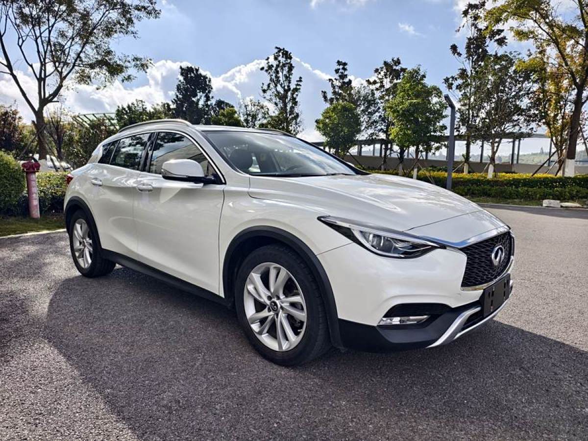 英菲尼迪 QX30  2017款 1.6T 兩驅(qū)運(yùn)動版圖片