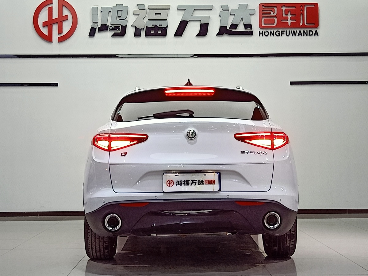 阿爾法·羅密歐 Stelvio  2017款 2.0T 200HP 豪華版圖片