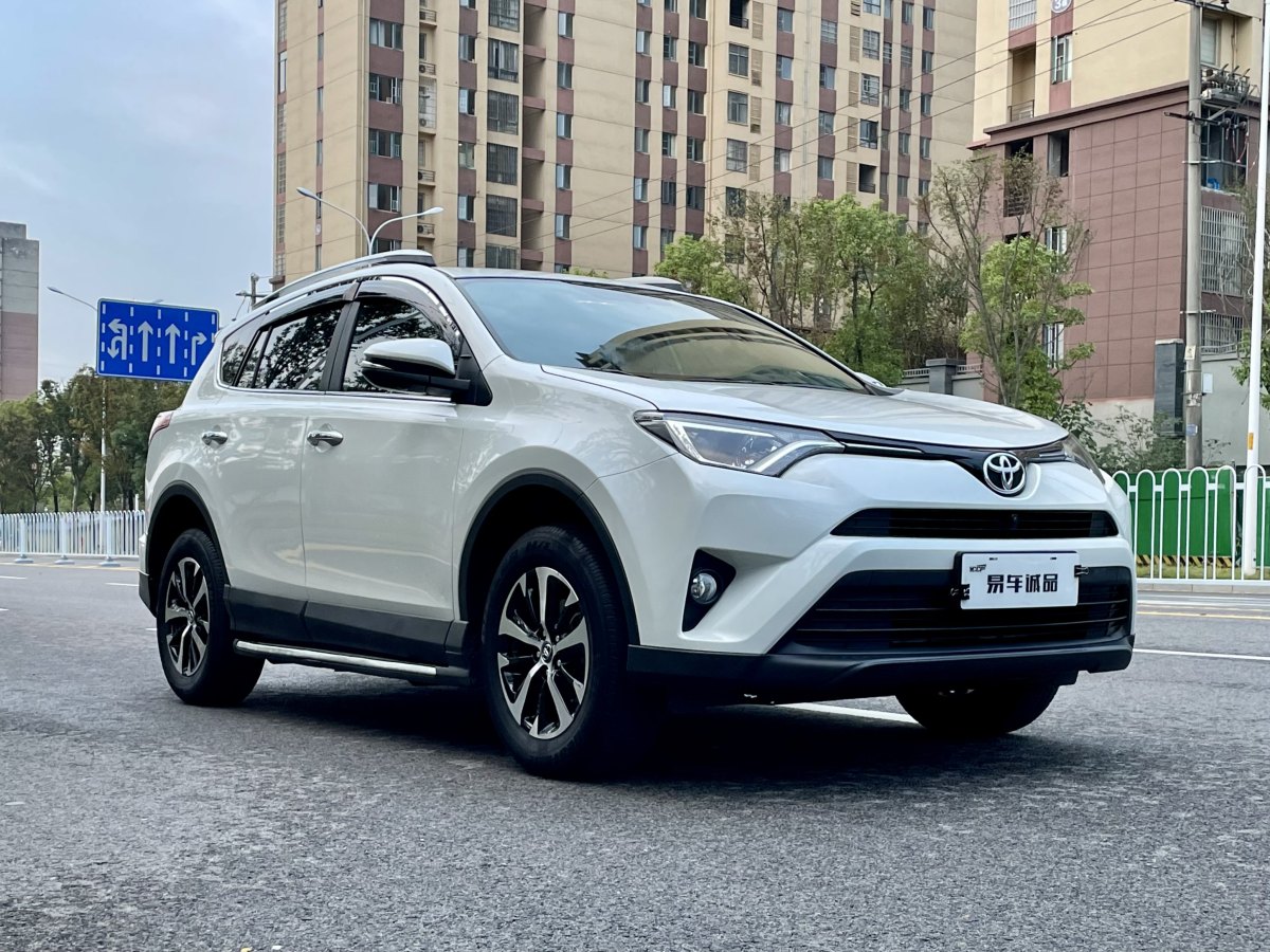 2019年1月豐田 RAV4  2018款 榮放 2.0L CVT兩驅(qū)風(fēng)尚版