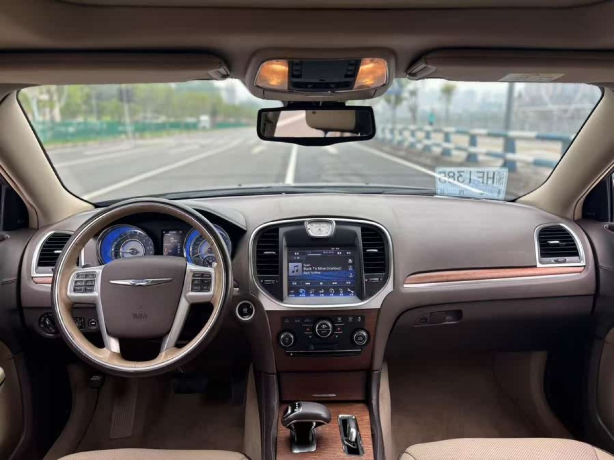 克萊斯勒 300C  2014款 3.0L 卓越版圖片