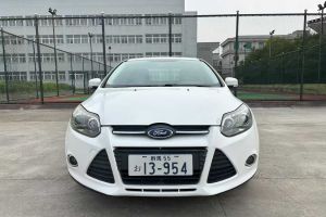 ?？怂?福特 兩廂經(jīng)典 1.8L 自動酷白典藏版