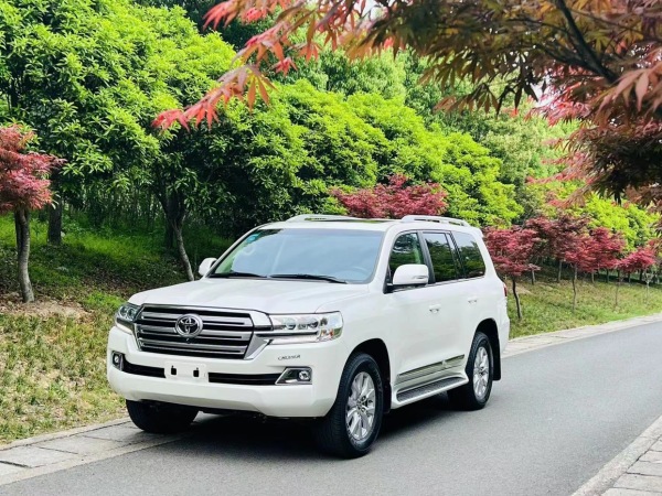 丰田 兰德酷路泽  2018款 5.7L VX-R 12气 底升(中东版)