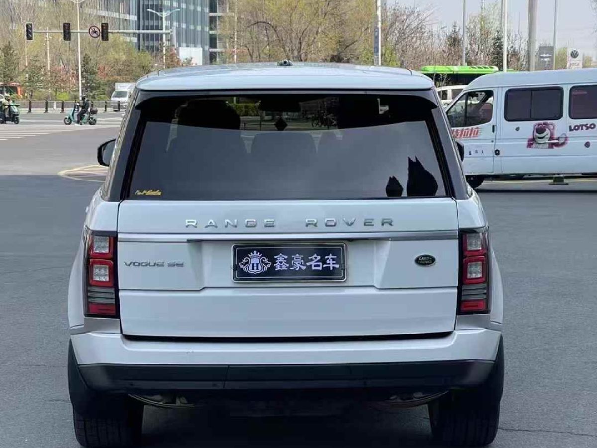 路虎 攬勝  2014款 3.0T V6 SC Vogue SE 創(chuàng)世加長版圖片