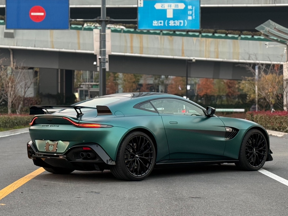 阿斯頓·馬丁 V8 Vantage  2023款 4.0T V8 F1 Edition Coupe圖片