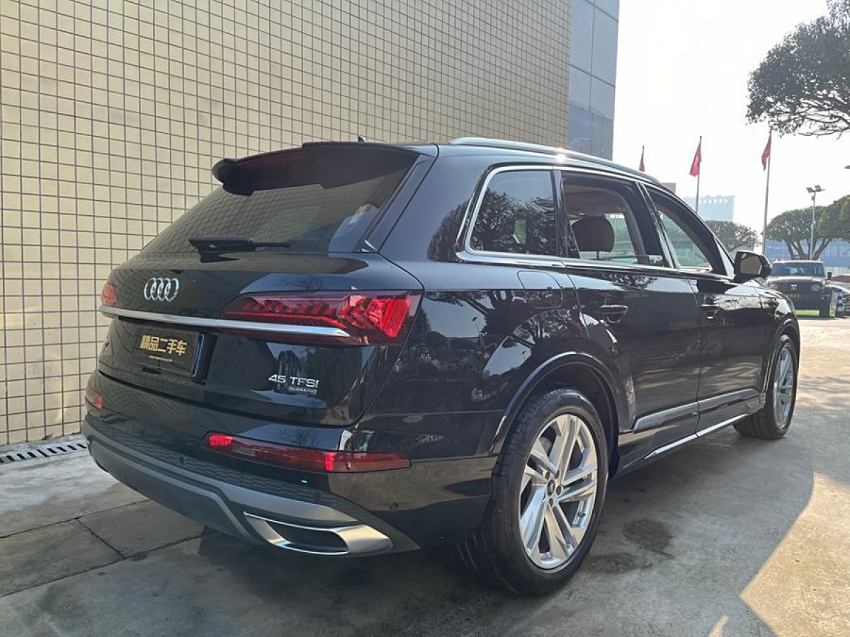 奧迪 奧迪Q7  2023款 45 TFSI quattro S line運(yùn)動型圖片