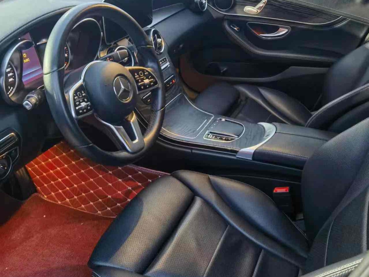 2019年1月奔驰 奔驰C级  2019款 C 180 L 时尚型运动版
