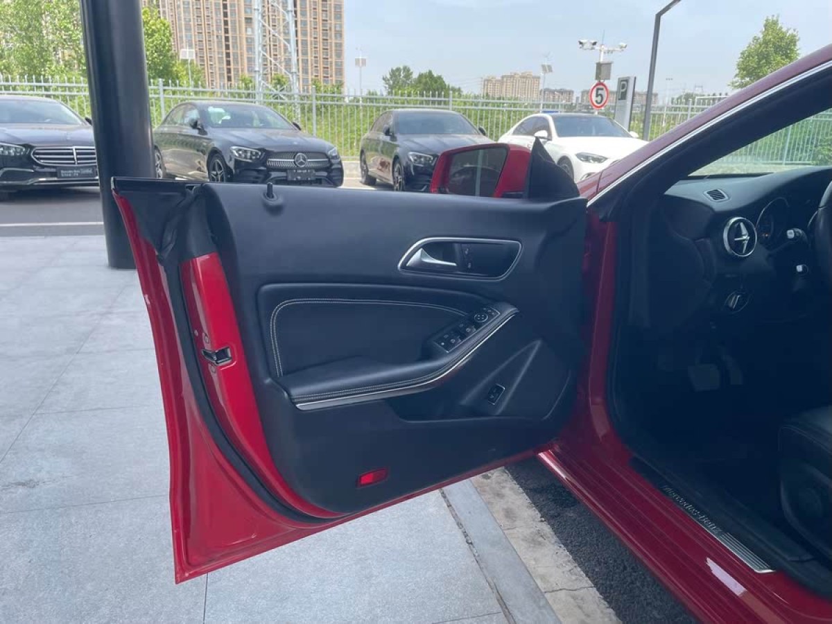 奔馳 奔馳CLA級  2018款 CLA 200 動感型圖片