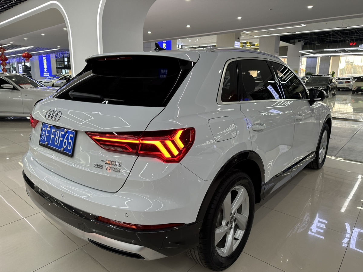 奧迪 奧迪Q3  2019款  35 TFSI 進(jìn)取動感型圖片