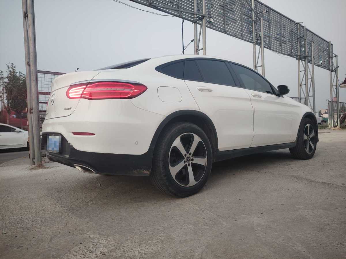 奔馳 奔馳GLC  2023款 GLC 300 4MATIC 轎跑SUV圖片