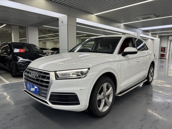 奥迪 奥迪Q5L  2018款  40 TFSI 荣享进取型 国VI