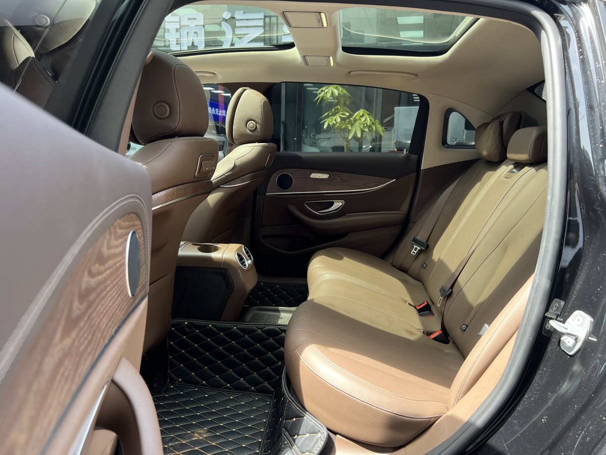 奔馳 奔馳E級  2020款 改款 E 300 L 時尚型圖片