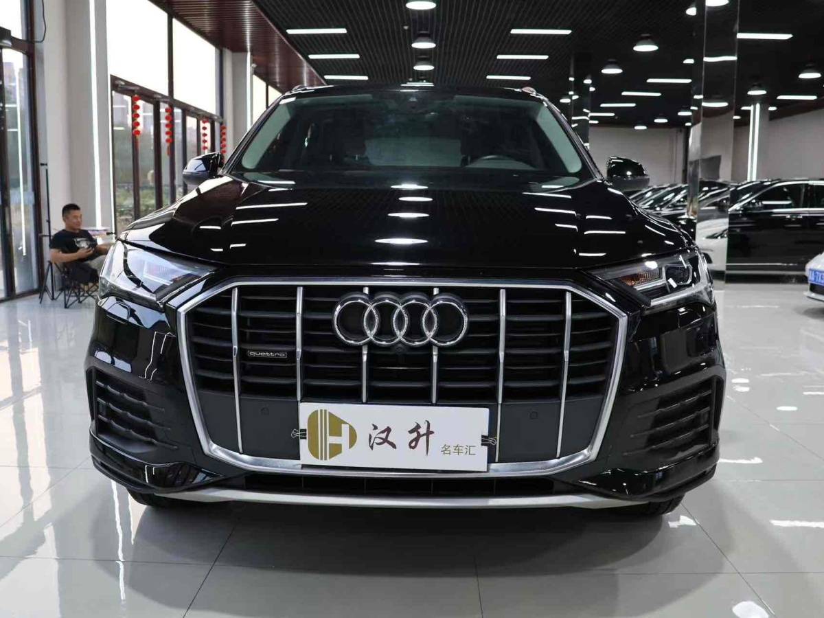 奧迪 奧迪Q7  2023款 45 TFSI quattro S line運(yùn)動(dòng)型圖片