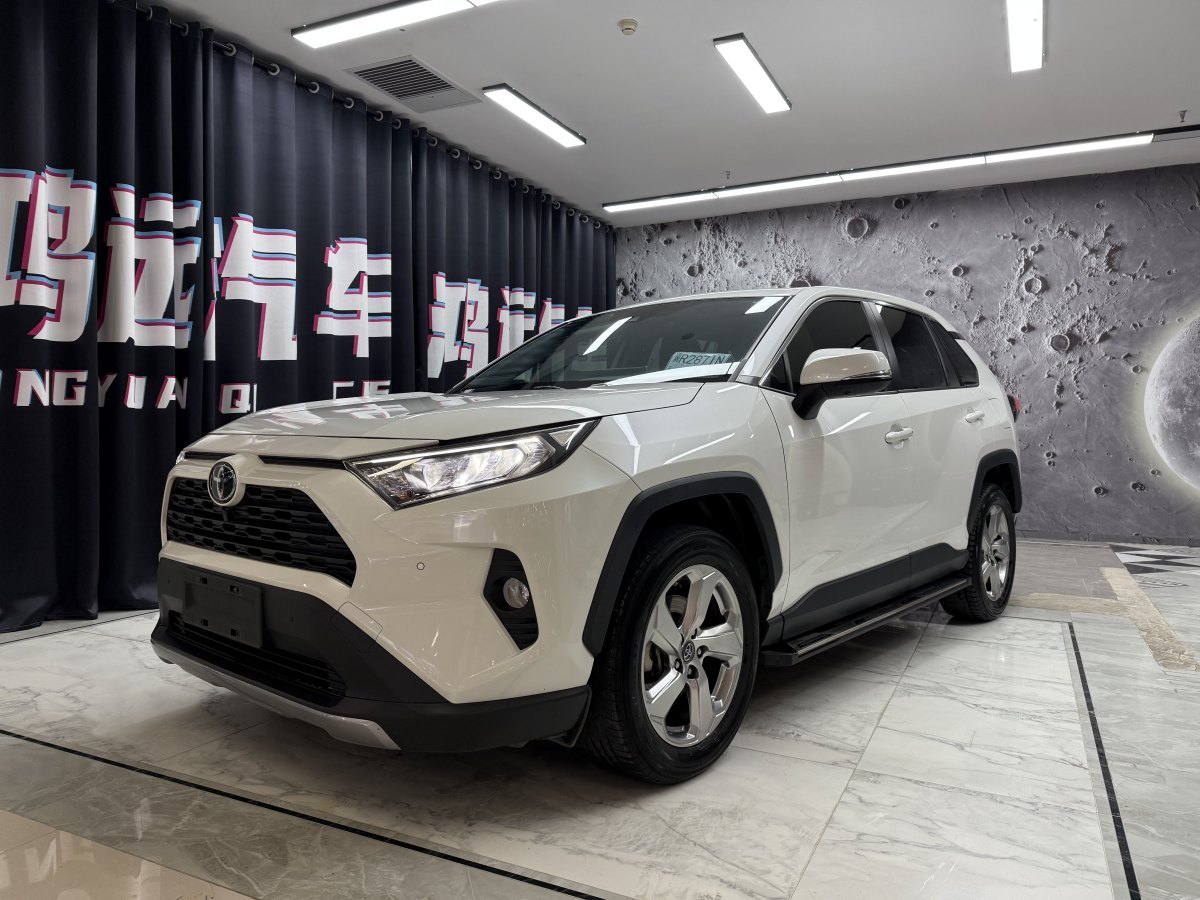 豐田 RAV4  2018款 榮放 2.0L CVT兩驅(qū)風(fēng)尚版圖片