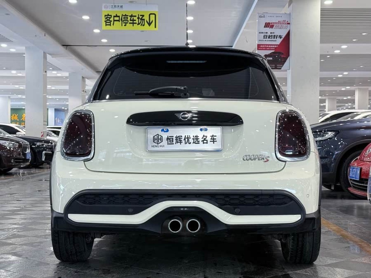 MINI MINI  2022款 改款 2.0T COOPER S 經(jīng)典派 五門版圖片