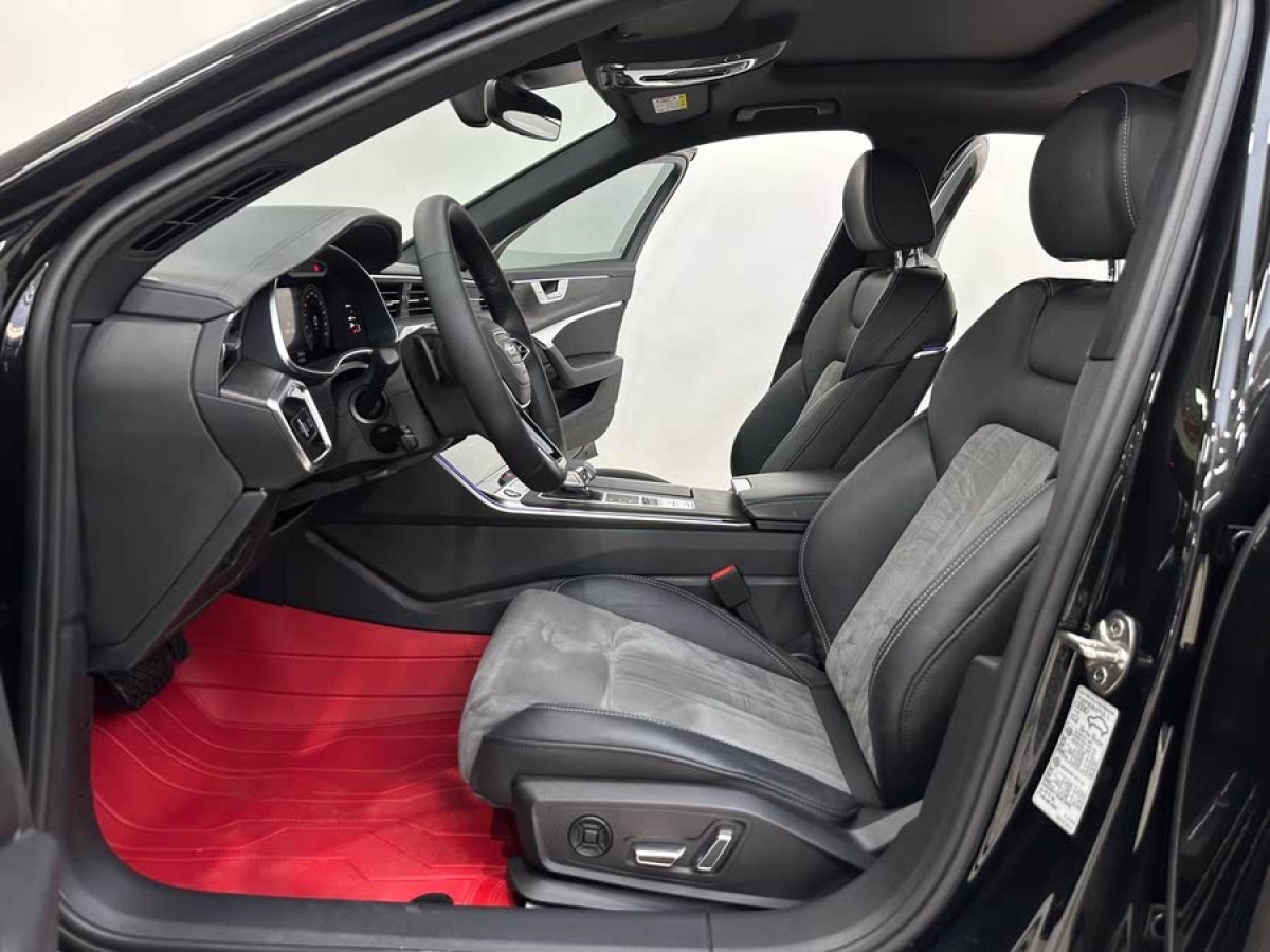 奧迪 奧迪A6L  2023款 改款 45 TFSI 臻選動(dòng)感型圖片