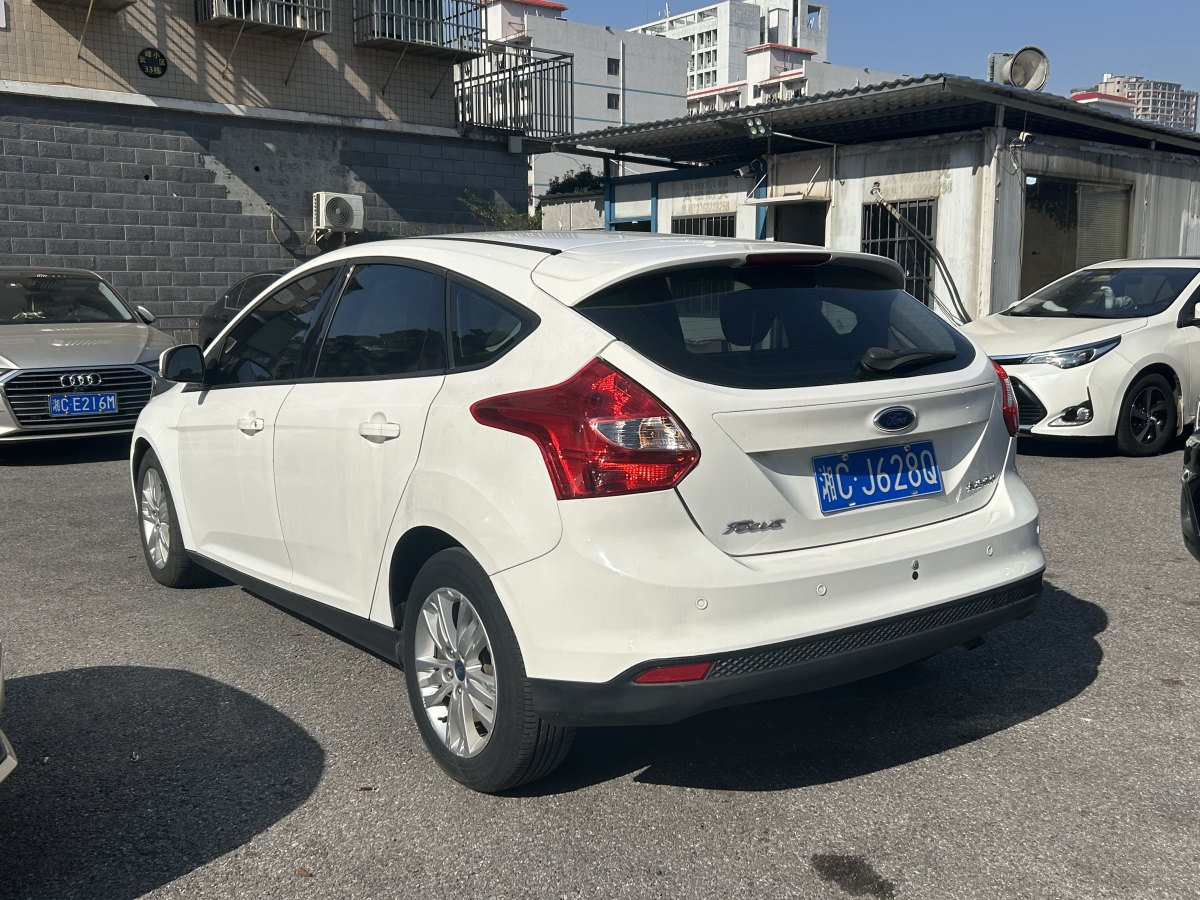 福特 ?？怂? 2012款 兩廂 1.6L 自動(dòng)舒適型圖片