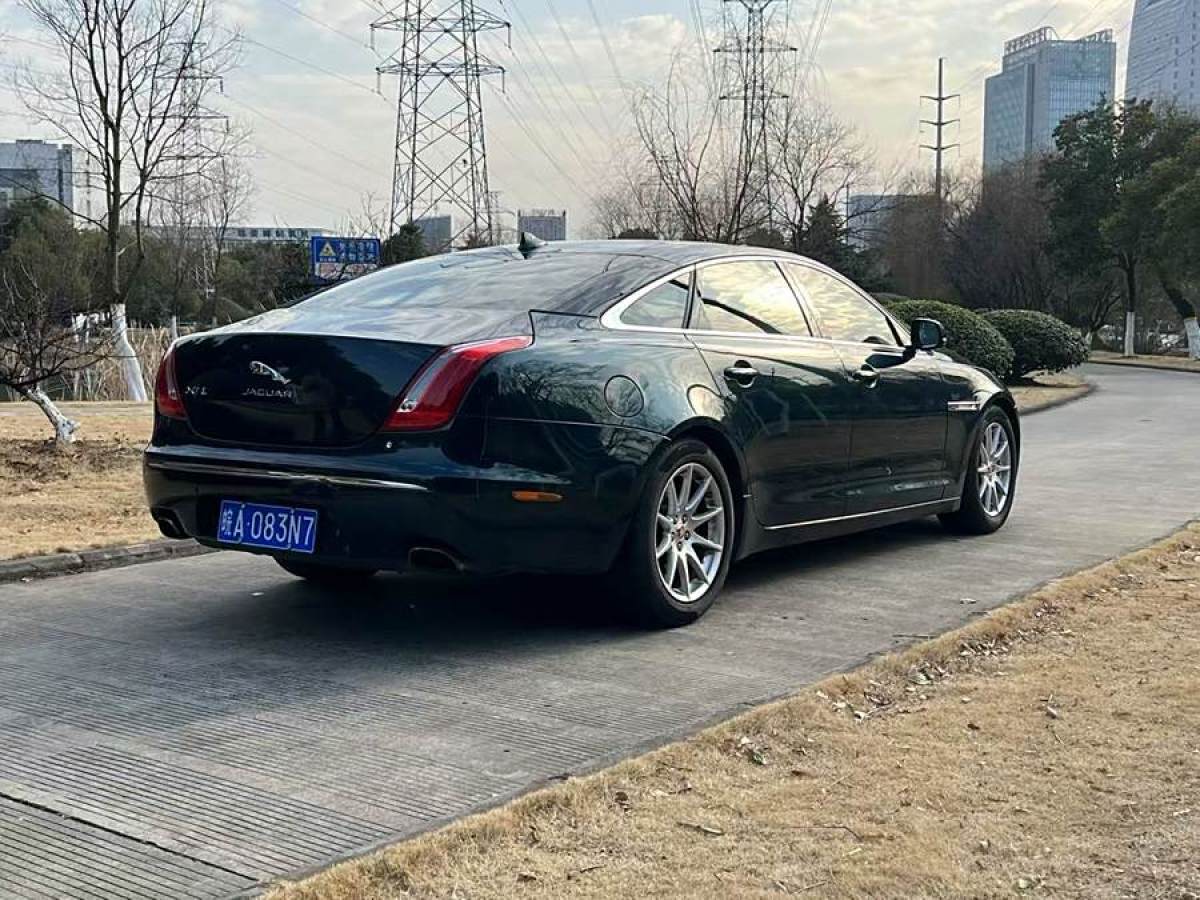 捷豹 XJ  2014款 XJL 2.0T 兩驅(qū)典雅商務(wù)版圖片