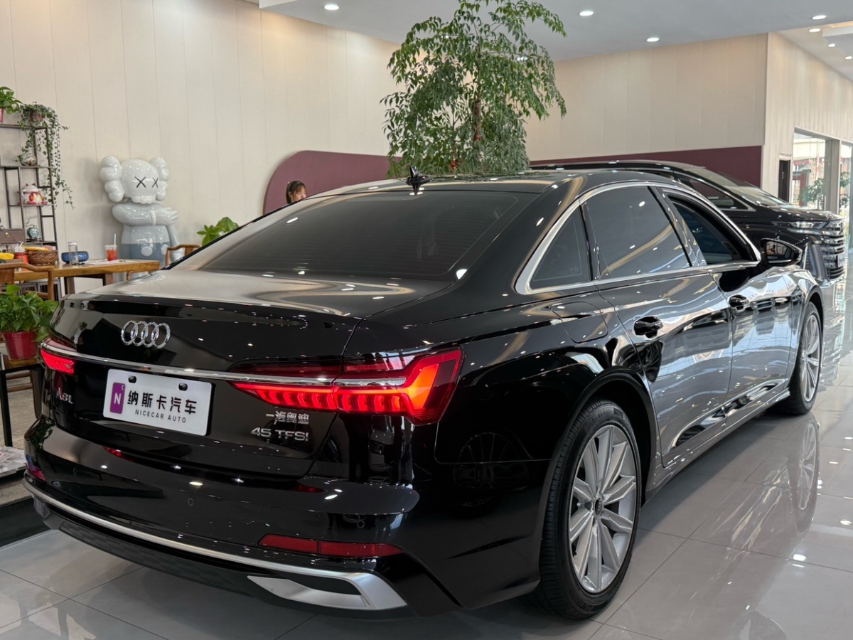 奧迪 奧迪A6L  2023款 45 TFSI 臻選動感型圖片