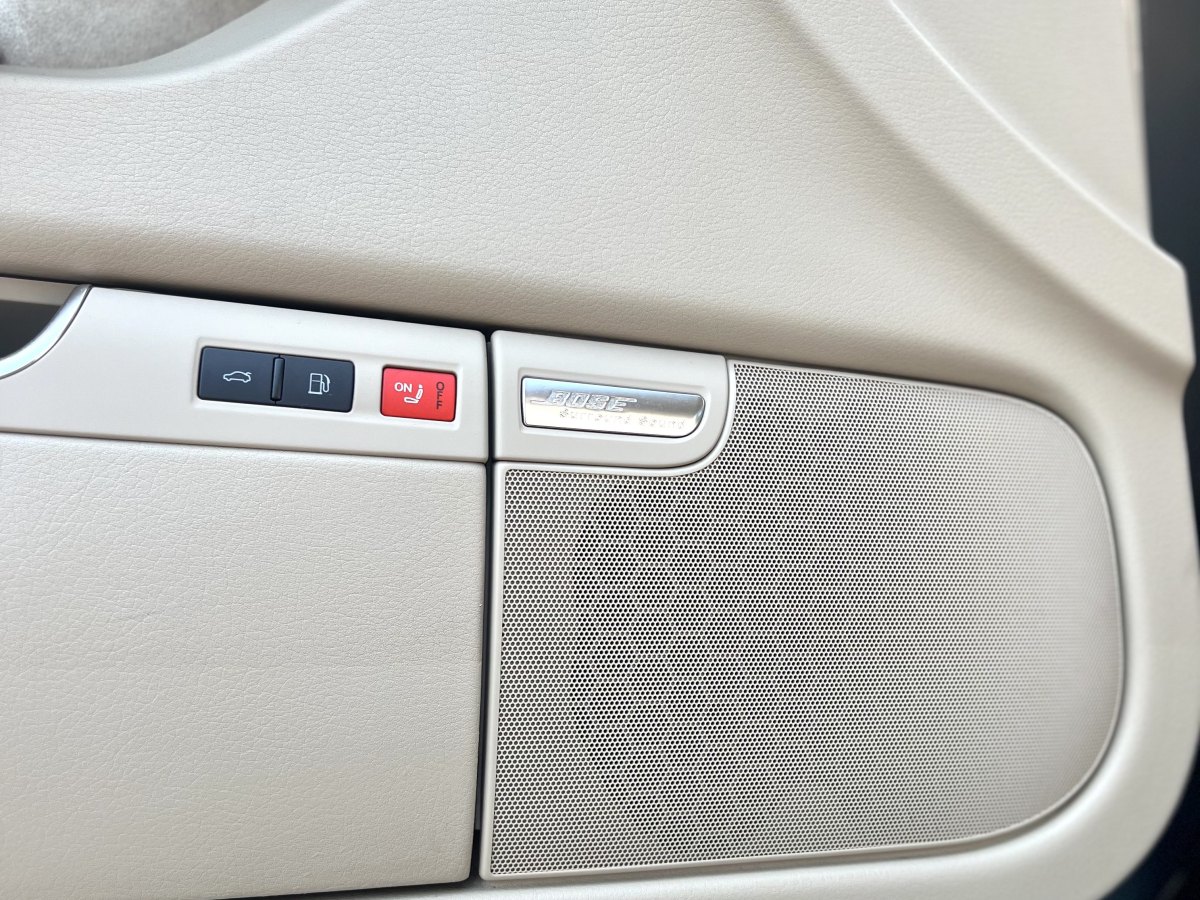 奧迪 奧迪A8  2008款 A8L 3.2 FSI標(biāo)準(zhǔn)型圖片