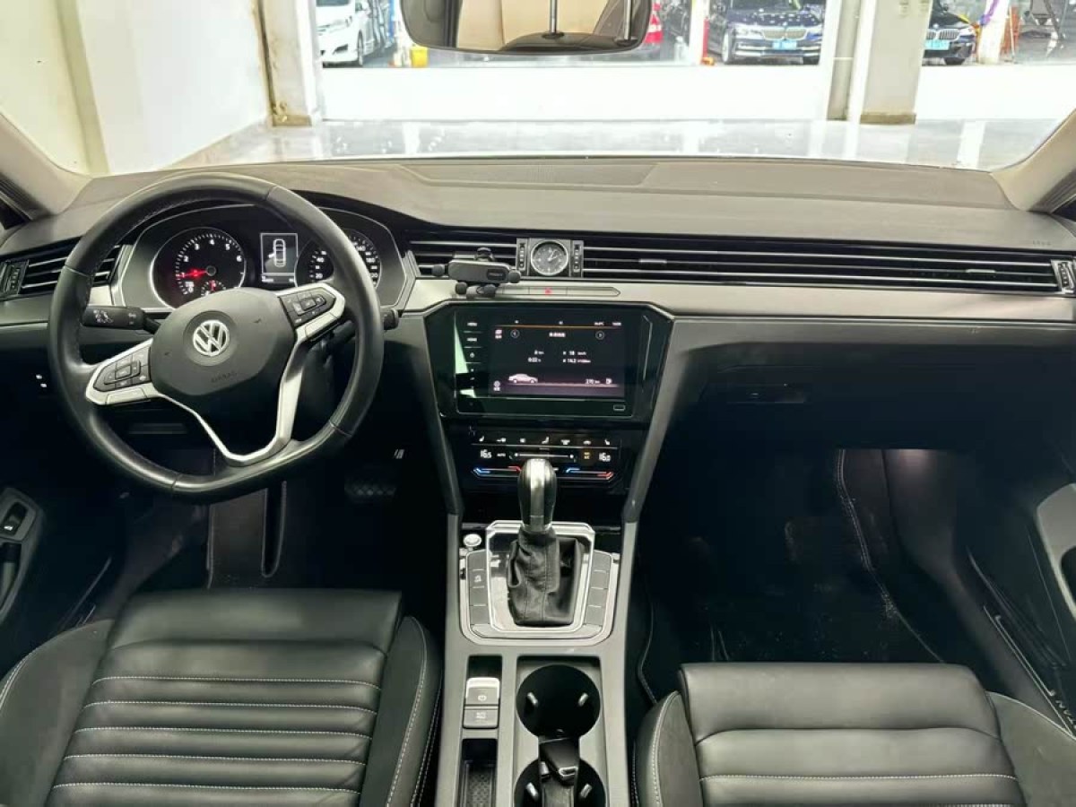 大眾 邁騰  2020款 330TSI DSG 領(lǐng)先型圖片