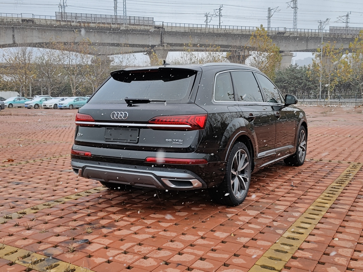 奧迪 奧迪Q7  2024款 55 TFSI quattro S line運動型圖片