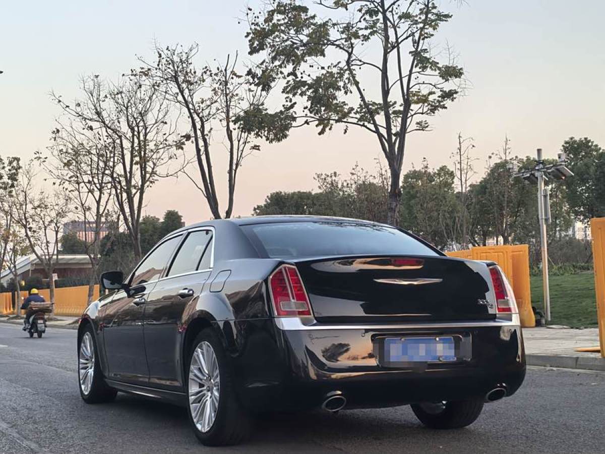 克萊斯勒 300C  2014款 3.0L 卓越版圖片