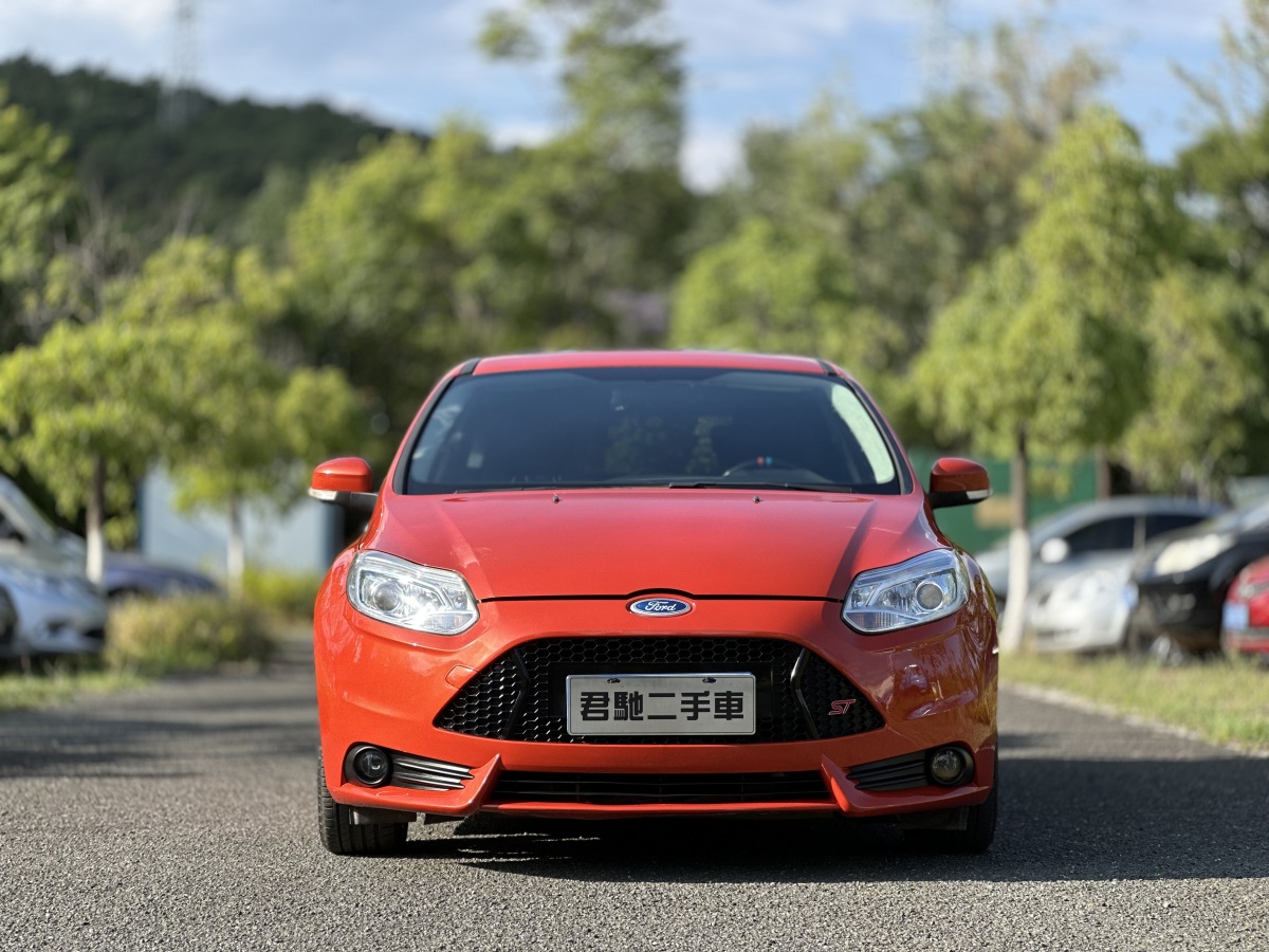 福特 ?？怂? 2012款 兩廂 2.0L 自動豪華運動型圖片